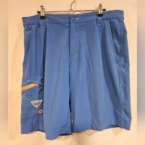 Columbia Men's Blue Cargo Shorts